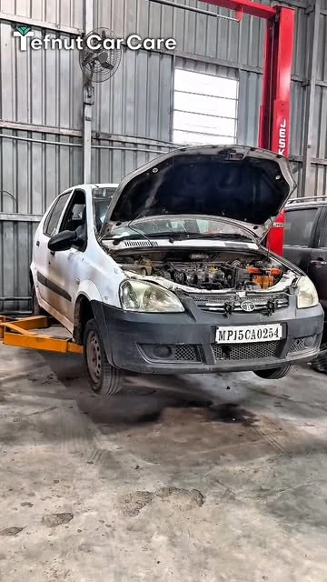 Open-bonnet vehicle in the Tefnut Car Care service bay